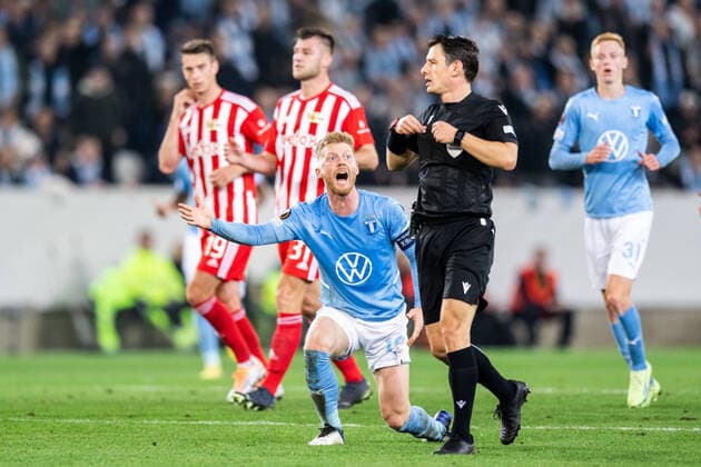 221006 Anders Christiansen of Malmö FF reacts during the UEFA Europa League match between Malmö FF and Union Berlin on October 6, 2022 in Malmö. Photo: Petter Arvidson BILDBYRAN kod PA PA0409 fotboll football soccer fotball uefa europa league malmö ff union berlin bbeng Copyright: PETTERxARVIDSON BB221006PA078