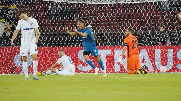 Foto Manuel Geisser 06.10.2022 Stadion Letzigrund Fussball Saison 2022 2023 Europa League Gruppenphase FC Zuerich - PSV Eindhoven. Bild : Torjubel PSV Eindhoven Torschuetze Xavi Simons