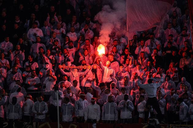 Sport Bilder des Tages 221006 Supporters of Union Berlin burning bengals during the UEFA Europa League match between Malmö FF and Union Berlin on October 6, 2022 in Malmö. Photo: Petter Arvidson BILDBYRAN kod PA PA0409 fotboll football soccer fotball uefa europa league malmö ff union berlin bbeng pyroteknik publik Copyright: PETTERxARVIDSON BB221006PA091