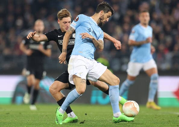 SOCCER - UEFA EL, Sturm vs Lazio GRAZ,AUSTRIA,06.OCT.22 - SOCCER - UEFA Europa League, SK Sturm Graz vs SS Lazio Roma. Image shows Luis Alberto (Lazio) and Alexander Prass (Sturm).  GEPAxpictures xChrisxBauer