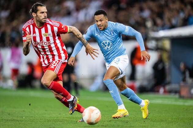 221006 Christopher Trimmel of Union Berlin and Martin Olsson of Malmö FF during the UEFA Europa League match between Malmö FF and Union Berlin on October 6, 2022 in Malmö. Photo: Petter Arvidson BILDBYRAN kod PA PA0409 fotboll football soccer fotball uefa europa league malmö ff union berlin bbeng Copyright: PETTERxARVIDSON BB221006PA134