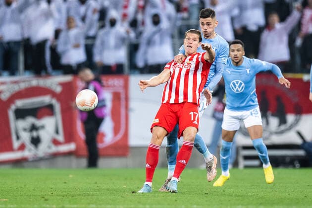 221006 Dennis Hadzikadunic of Malmö FF and Kevin Behrens of Union Berlin during the UEFA Europa League match between Malmö FF and Union Berlin on October 6, 2022 in Malmö. Photo: Petter Arvidson BILDBYRAN kod PA PA0409 fotboll football soccer fotball uefa europa league malmö ff union berlin bbeng Copyright: PETTERxARVIDSON BB221006PA135