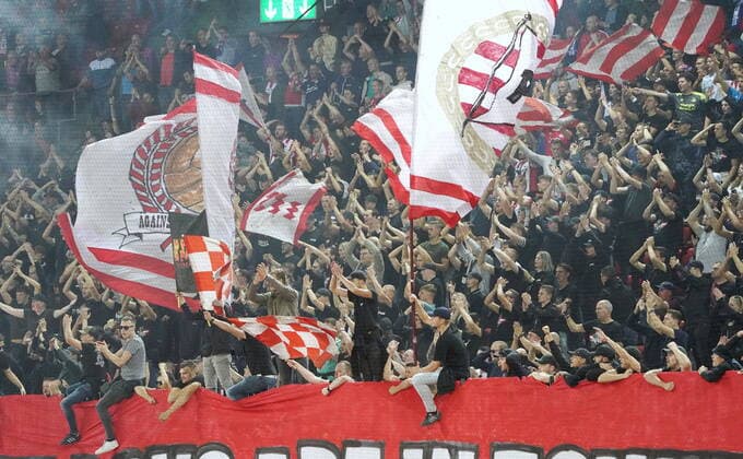 Foto Manuel Geisser 06.10.2022 Stadion Letzigrund Fussball Saison 2022 2023 Europa League Gruppenphase FC Zuerich - PSV Eindhoven. Bild : Fankurve PSV Eindhoven