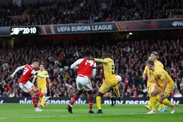 Mandatory Credit: Photo by Simon Dael Shutterstock (13442648h) Fábio Vieira of Arsenal with a shot on goal Arsenal v Bodo Glimt, UEFA Europa League, Group A, Football, Emirates Stadium, London, UK - 06 Oct 2022 EDITORIAL USE ONLY No use with unauthorised audio, video, data, fixture lists, club league logos or live services. Online in-match use limited to 120 images, no video emulation. No use in betting, games or single club league player publications. Arsenal v Bodo Glimt, UEFA Europa League, Group A, Football, Emirates Stadium, London, UK - 06 Oct 2022 EDITORIAL USE ONLY No use with unauthorised audio, video, data, fixture lists, club league logos or live services. Online in-match use limited to 120 images, no video emulation. No use in betting, games or single club league player publications.  Copyright: xSimonxDael Shutterstockx 13442648h