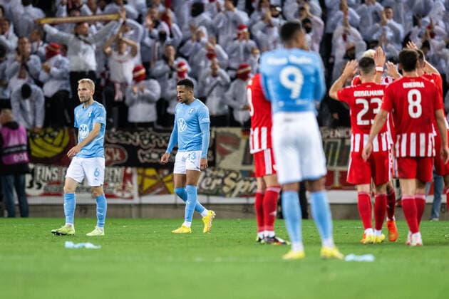 221006 Oscar Lewicki and Martin Olsson of Malmö FF looks dejected after the UEFA Europa League match between Malmö FF and Union Berlin on October 6, 2022 in Malmö. Photo: Petter Arvidson BILDBYRAN kod PA PA0409 fotboll football soccer fotball uefa europa league malmö ff union berlin bbeng depp Copyright: PETTERxARVIDSON BB221006PA164
