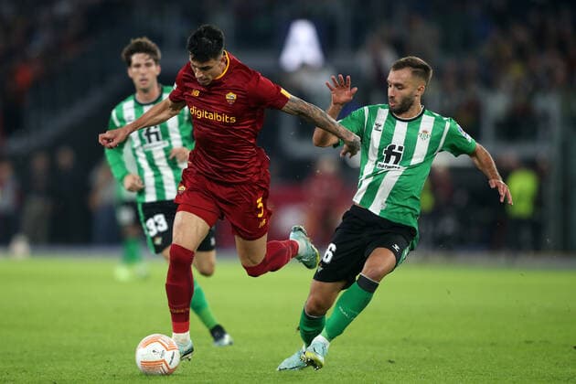 ROME, Italy - 06.10.2022: Roger Ibanez (AS ROMA) German Pezzella (Betis) during the UEFA Europe League group C match between AS Roma and Real Betis Seville at the Olympic Stadium on October 10, 2022 in Rome, Italy.  Copyright: xMarcoxIacobuccix xipa-agency.netx xMarcoxIacobuccix 0