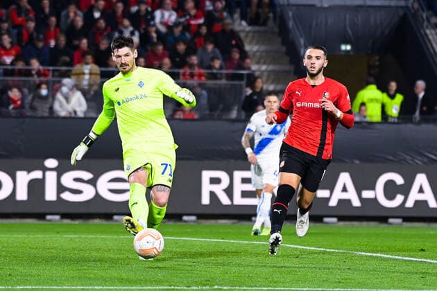 Denys Boyko ( 71 - Dynamo Kiev ) - Amine GOUIRI ( 19 - Rennes ) - FOOTBALL : Rennes vs Dynamo Kiev - Ligue Europa - 06 10 2022 FedericoPestellini Panoramic 