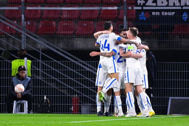 Joie des joueurs de Dynamo Kiev apres le but de Viktor Tsygankov ( 15 - Dynamo Kiev ) - FOOTBALL : Rennes vs Dynamo Kiev - Ligue Europa - 06 10 2022 FedericoPestellini Panoramic 