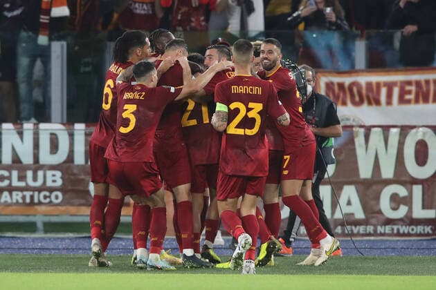 ROME, Italy - 06.10.2022: Paulo Dybala (AS ROMA) score penalty and celebrates during the UEFA Europe League group C match between AS Roma and Real Betis Seville at the Olympic Stadium on October 10, 2022 in Rome, Italy.  Copyright: xMarcoxIacobuccix xipa-agency.netx xMarcoxIacobuccix 0