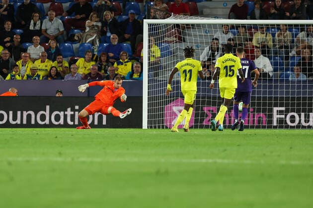 SOCCER - UEFA ECL, Villarreal vs A.Wien VILLARREAL,SPAIN,06.OCT.22 - SOCCER - UEFA Europa Conference League, Villarreal CF vs FK Austria Wien. Image shows Christian Fruechtl (A.Wien). Keywords: goal.  GEPAxpictures xArminxRauthner