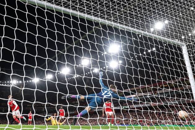 Mandatory Credit: Photo by Simon Dael Shutterstock (13442648ae) Rob Holding of Arsenal scoring a goal (2-0) Arsenal v Bodo Glimt, UEFA Europa League, Group A, Football, Emirates Stadium, London, UK - 06 Oct 2022 EDITORIAL USE ONLY No use with unauthorised audio, video, data, fixture lists, club league logos or live services. Online in-match use limited to 120 images, no video emulation. No use in betting, games or single club league player publications. Arsenal v Bodo Glimt, UEFA Europa League, Group A, Football, Emirates Stadium, London, UK - 06 Oct 2022 EDITORIAL USE ONLY No use with unauthorised audio, video, data, fixture lists, club league logos or live services. Online in-match use limited to 120 images, no video emulation. No use in betting, games or single club league player publications.  Copyright: xSimonxDael Shutterstockx 13442648ae