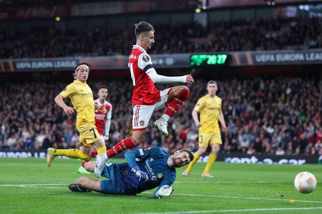 Mandatory Credit: Photo by Simon Dael Shutterstock (13442648aa) Fábio Vieira of Arsenal rids the challenge of Nikita Khaikin of Bodø Glimt Arsenal v Bodo Glimt, UEFA Europa League, Group A, Football, Emirates Stadium, London, UK - 06 Oct 2022 EDITORIAL USE ONLY No use with unauthorised audio, video, data, fixture lists, club league logos or live services. Online in-match use limited to 120 images, no video emulation. No use in betting, games or single club league player publications. Arsenal v Bodo Glimt, UEFA Europa League, Group A, Football, Emirates Stadium, London, UK - 06 Oct 2022 EDITORIAL USE ONLY No use with unauthorised audio, video, data, fixture lists, club league logos or live services. Online in-match use limited to 120 images, no video emulation. No use in betting, games or single club league player publications.  Copyright: xSimonxDael Shutterstockx 13442648aa