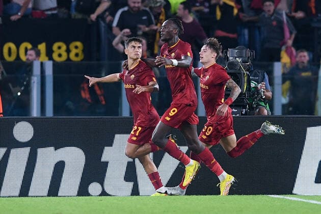 AS Roma v Real Betis - UEFA Europa League Paulo Dybala of AS Roma celebrates after scoring first goal during the UEFA Europa League Group C stage match between AS Roma and Real Betis at Stadio Olimpico, Rome, Italy on 6 October 2022. Rome Rome Italy  Copyright: xGiuseppexMaffiax originalFilename:maffia-asromavr221006_nppIL.jpg