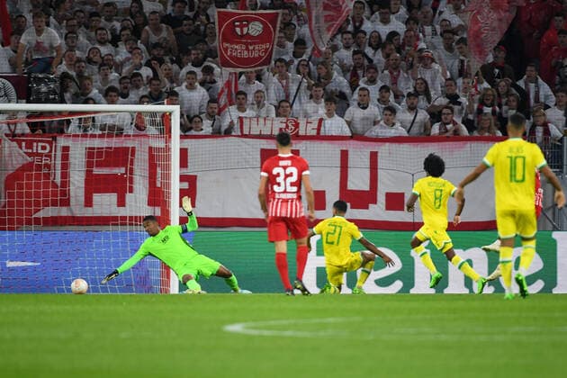 Fussball Europa League Gruppenphase Spiel 03 - 22 23 - SC Freiburg vs. FC Nantes - 06-10-2022 Treffer zum 1:0 fuer den SC Freiburg durch Daniel-Kofi Kyereh (SC Freiburg 11). Fussball Europa League Gruppenphase Spiel 03: SC Freiburg vs. FC Nantes am Donnerstag, den 06. Oktober 2022 im Europa-Park Stadion in Freiburg im Breisgau Copyright: xBEAUTIFULxSPORTS GerdxGruendlx