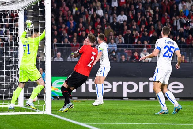 Attitude - Deception de Joseph RODON ( 2 - Rennes ) - Denys Boyko ( 71 - Dynamo Kiev ) - FOOTBALL : Rennes vs Dynamo Kiev - Ligue Europa - 06 10 2022 FedericoPestellini Panoramic 