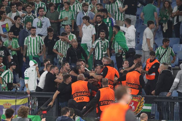 ROME, Italy - 06.10.2022: Fight between fans and stewarts in the stands during the UEFA Europe League group C match between AS Roma and Real Betis Seville at the Olympic Stadium on October 10, 2022 in Rome, Italy.  Copyright: xMarcoxIacobuccix xipa-agency.netx xMarcoxIacobuccix 0