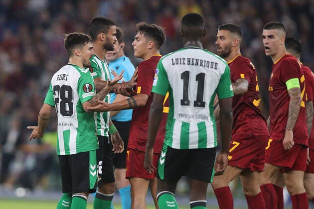 ROME, Italy - 06.10.2022: Roma protest with referee during the UEFA Europe League group C match between AS Roma and Real Betis Seville at the Olympic Stadium on October 10, 2022 in Rome, Italy.  Copyright: xMarcoxIacobuccix xipa-agency.netx xMarcoxIacobuccix 0