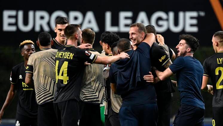 BRAGA, PORTUGAL - OCTOBER 06 : Gustav Nilsson celebrates the win during Uefa Europa league match between SC Braga and Union St-Gilloise on October 6, 2022 in Estadio Municipal de Braga Braga, Portugal, 6 10 2022 ( SC Braga v Union St-Gilloise : Uefa Europa league PhotoNews Panoramic 
