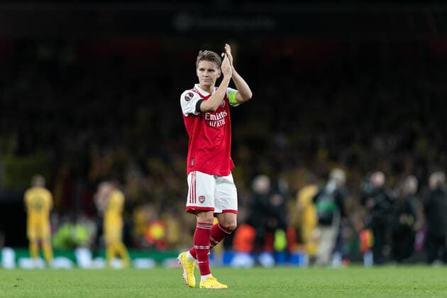 Mandatory Credit: Photo by Juan Gasparini JMP Shutterstock (13443926cx) Martin Odegaard of Arsenal applauds the fans after their sides victory Arsenal v Bodo Glimt, UK - 06 Oct 2022 Editorial use only Arsenal v Bodo Glimt, UK - 06 Oct 2022 Editorial use only  Copyright: xJuanxGasparini JMP Shutterstockx 13443926cx