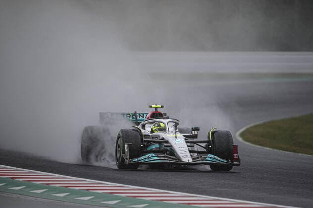 44 HAMILTON Lewis (gbr), Mercedes AMG F1 Team W13, action during the Formula 1 Honda Japanese Grand Prix 2022, 18th round of the 2022 FIA Formula One World Championship, WM, Weltmeisterschaft from October 7 to 9, 2022 on the Suzuka International Racing Course, in Suzuka, Mie Prefecture, Japan - F1 - JAPANESE GRAND PRIX 2022 DPPI Panoramic  _V2_4679