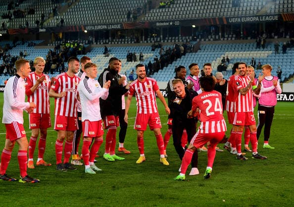 Fussball, Herren, Saison 2022 2023, Europa League, Malmö FF - 1. FC Union Berlin (0:1, Gruppenphase, Gruppe D, 3. Spieltag), Union bei den Fans, Jubel nach dem Abpfiff, Genki Haraguchi (24, 1. FC Union Berlin) mit Rotsünder Andras Schäfer (1. FC Union), 06.10. 2022, Copyright: xMatthiasxKochx