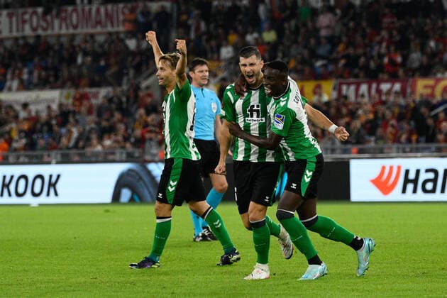 Guido Rodriguez (Real Betis) Luiz Henrique (Real Betis) celebrates after scoring the goal 1-1 during the UEFA Europa League 2022-2023 football match between AS Roma and Real Betis at The Olympic Stadium in Rome on September 15, 2022.  Copyright: xFabrizioxCorradettix xipa-agencyx xLivexMediax 0