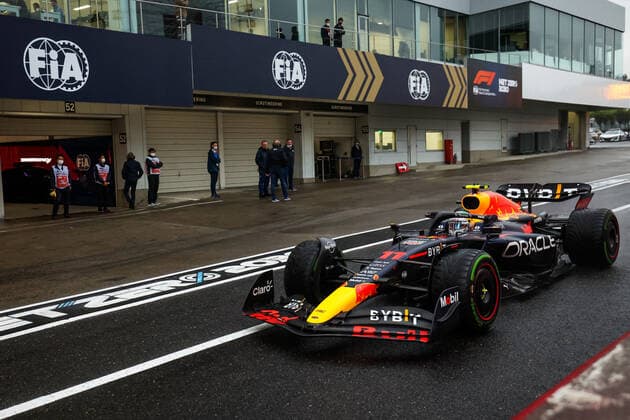 11 PEREZ Sergio (mex), Red Bull Racing RB18, action during the Formula 1 Honda Japanese Grand Prix 2022, 18th round of the 2022 FIA Formula One World Championship, WM, Weltmeisterschaft from Octobre 7 to 9, 2022 on the Suzuka International Racing Course, in Suzuka, Mie Prefecture, Japan - F1 - JAPANESE GRAND PRIX 2022 DPPI Panoramic  20221007_GOOD0933
