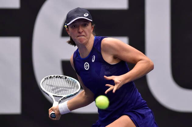 Iga Swiatek of Poland in action during the WTA, Tennis Damen Agel Open 2022 women s tennis tournament match against Caty McNally of USA, on October 7, 2022, in Ostrava, Czech Republic. (CTKxPhoto JaroslavxOzana) CTKPhotoP2022100707628  JAO 31