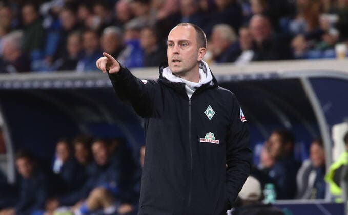 Sinsheim , Bundesliga Fußball , TSG 1899 Hoffenheim vs SV Werder Bremen , Trainer Ole Werner ( Bremen ) Gemäß den Vorgaben der DFL Deutsche Fußball Liga ist es untersagt, in dem Stadion und oder vom Spiel angefertigte Fotoaufnahmen in Form von Sequenzbildern und oder videoähnlichen Fotostrecken zu verwerten bzw. verwerten zu lassen.