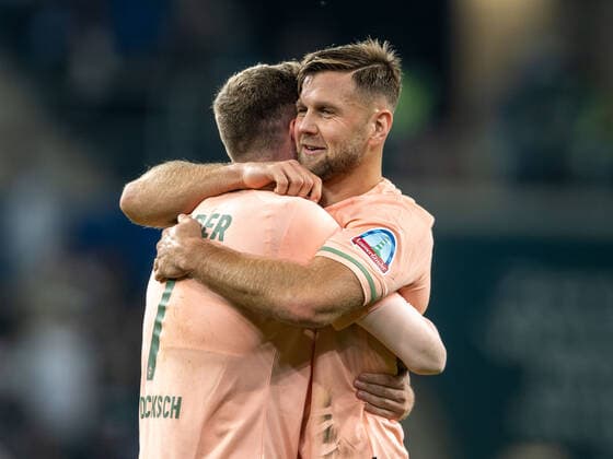 Marvin Duksch (SV Werder Bremen, 07) und Niklas Fuellkrug (SV Werder Bremen, 11) jubeln, GER, TSG 1899 Hoffenheim vs. Werder Bremen, Fussball, Bundesliga, 9. Spieltag, Spielzeit 2022 2023, 07.10.2022, DFB DFL regulations prohibit any use of photographs as image sequences and or quasi-video., GER, TSG 1899 Hoffenheim vs. Werder Bremen, Fussball, Bundesliga, 9. Spieltag, Spielzeit 2022 2023, 07.10.2022 Sinsheim *** Marvin Duksch SV Werder Bremen, 07 and Niklas Fuellkrug SV Werder Bremen, 11 cheer, GER, TSG 1899 Hoffenheim vs Werder Bremen, Football, Bundesliga, 9 Spieltag, Spielzeit 2022 2023, 07 10 2022, DFB DFL regulations prohibit any use of photographs as image sequences and or quasi video , GER, TSG 1899 Hoffenheim vs Werder Bremen, Football, Bundesliga, 9 Spieltag, Spielzeit 2022 2023, 07 10 2022 Sinsheim Copyright: xEibner-Pressefoto SaschaxWaltherx EP_EER