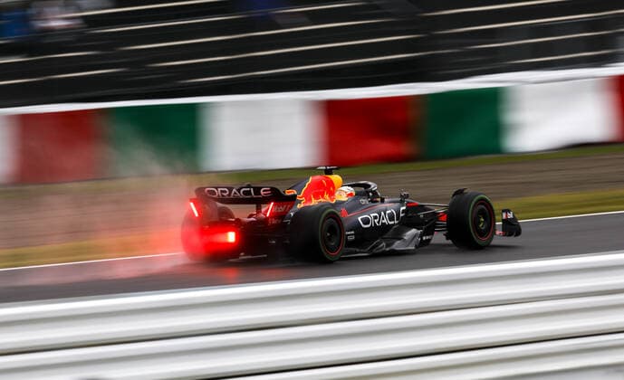 01 VERSTAPPEN Max (nld), Red Bull Racing RB18, action during the Formula 1 Honda Japense Grand Prix 2022, 18th round of the 2022 FIA Formula One World Championship, WM, Weltmeisterschaft from Octobre 7 to 9, 2022 on the Suzuka International Racing Course, in Suzuka, Mie Prefecture, Japan - F1 - JAPANESE GRAND PRIX 2022 DPPI Panoramic  F12022GP18JAP_JK145320