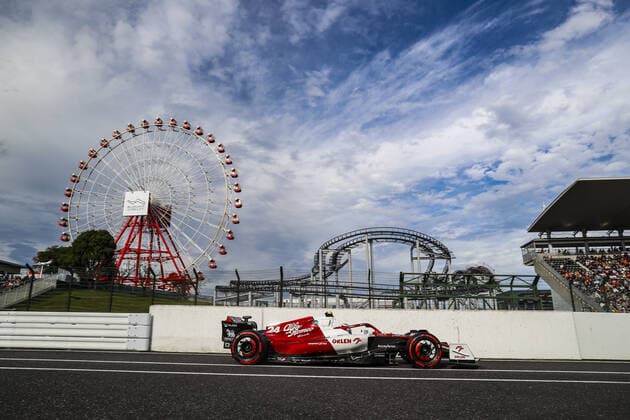 24 ZHOU Guanyu (chi), Alfa Romeo F1 Team ORLEN C42, action during the Formula 1 Honda Japense Grand Prix 2022, 18th round of the 2022 FIA Formula One World Championship, WM, Weltmeisterschaft from Octobre 7 to 9, 2022 on the Suzuka International Racing Course, in Suzuka, Mie Prefecture, Japan - F1 - JAPANESE GRAND PRIX 2022 DPPI Panoramic  _V2_7557
