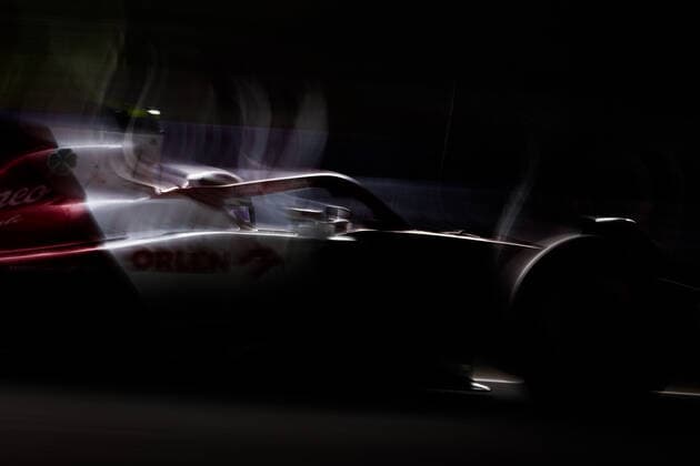 24 ZHOU Guanyu (chi), Alfa Romeo F1 Team ORLEN C42, action during the Formula 1 Honda Japanese Grand Prix 2022, 18th round of the 2022 FIA Formula One World Championship, WM, Weltmeisterschaft from Octobre 7 to 9, 2022 on the Suzuka International Racing Course, in Suzuka, Mie Prefecture, Japan - F1 - JAPANESE GRAND PRIX 2022 DPPI Panoramic  20221008_G00D0864