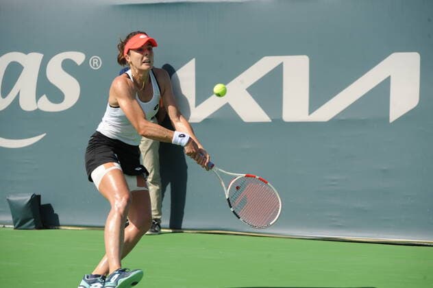 October 8, 2022, Monastir, Tunisia: AlizÅ½ Cornet in action.....AlizÅ½ Cornet (France) vs Veronika Kudermetova (Russia) during the 1 2 Jasmin open Tunisia tennis tournament WTA, Tennis Damen 250) in Monastir in the Sahel (160km south east of Tunis) from October 1 to 9, 2022. Tunisia - ZUMAm107 20221008_zaf_m107_019 Copyright: xChokrixMahjoubx