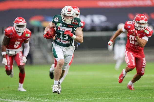 Potsdam Royals - Schwäbisch Hall Unicorns, German Bowl XLIII Touchdown durch Joshua Haas (Unicorns, 13). Finale der erima GFL zwischen den Potsdam Royals und den Schwäbisch Hall Unicorns am 8. Oktober 2022 im Deutsche Bank Park in Frankfurt am Main., Frankfurt am Main Hessen Deutschland Deutsche Bank Park