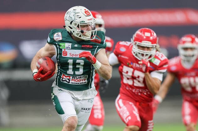 Potsdam Royals - Schwäbisch Hall Unicorns, German Bowl XLIII Touchdown durch Joshua Haas (Unicorns, 13). Finale der erima GFL zwischen den Potsdam Royals und den Schwäbisch Hall Unicorns am 8. Oktober 2022 im Deutsche Bank Park in Frankfurt am Main., Frankfurt am Main Hessen Deutschland Deutsche Bank Park