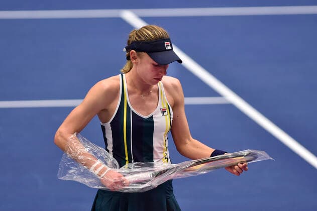 Ekaterina Alexandrova of Russia during the WTA, Tennis Damen Agel Open 2022 women s tennis tournament match against Iga Swiatek of Poland, on October 8, 2022, in Ostrava, Czech Republic. (CTKxPhoto JaroslavxOzana) CTKPhotoP2022100805665  JAO 45