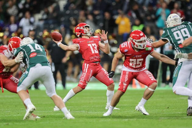 Potsdam Royals - Schwäbisch Hall Unicorns, German Bowl XLIII Quarterback Robert Patterson IV (Royals, 13). Finale der erima GFL zwischen den Potsdam Royals und den Schwäbisch Hall Unicorns am 8. Oktober 2022 im Deutsche Bank Park in Frankfurt am Main., Frankfurt am Main Hessen Deutschland Deutsche Bank Park