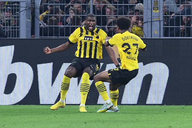 Sport Themen der Woche KW40 Fußball 1. Bundesliga 9. Spieltag Borussia Dortmund - FC Bayern München am 08.10.2022 im Signal Iduna Park in Dortmund Torjubel zum 2:2 durch Anthony Modeste ( Dortmund ) DFL regulations prohibit any use of photographs as image sequences and or quasi-video. *** Soccer 1 Bundesliga 9 Matchday Borussia Dortmund FC Bayern Munich on 08 10 2022 at Signal Iduna Park in Dortmund Goal celebration to 2 2 by Anthony Modeste Dortmund DFL regulations prohibit any use of photographs as image sequences and or quasi video xRx