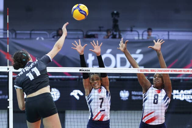Sport Bilder des Tages LODZ 08.10.2022 MISTRZOSTWA SWIATA W SIATKOWCE KOBIET FAZA 2 GRUPOWA GRUPA F: DOMINIKANA - KANADA --- FIVB VOLLEYBALL WOMENS World Championship, WM, Weltmeisterschaft 2022 GROUP F MATCH: DOMINICAN REPUBLIC - CANADA NIVERKA DHARLENIS MARTE FRICA CANDIDA ESTEFANY ARIAS PEREZ FOT. ANNA KLEPACZKO FOTOPYK NEWSPIX.PL --- Newspix.pl POLAND OUT!  221008LUM216