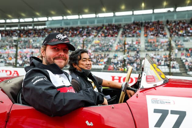 Sport Bilder des Tages BOTTAS Valtteri (fin), Alfa Romeo F1 Team ORLEN C42, portrait drivers parade during the Formula 1 Honda Japanese Grand Prix 2022, 18th round of the 2022 FIA Formula One World Championship, WM, Weltmeisterschaft from Octobre 7 to 9, 2022 on the Suzuka International Racing Course, in Suzuka, Mie Prefecture, Japan - F1 - JAPANESE GRAND PRIX 2022 - RACE DPPI Panoramic  20221009_GOOD3037