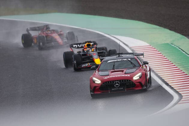 01 VERSTAPPEN Max (nld), Red Bull Racing RB18, action with 16 LECLERC Charles (mco), Scuderia Ferrari F1-75 with the safety car during the Formula 1 Honda Japense Grand Prix 2022, 18th round of the 2022 FIA Formula One World Championship, WM, Weltmeisterschaft from Octobre 7 to 9, 2022 on the Suzuka International Racing Course, in Suzuka, Mie Prefecture, Japan - F1 - JAPANESE GRAND PRIX 2022 - RACE DPPI Panoramic GOOD3692