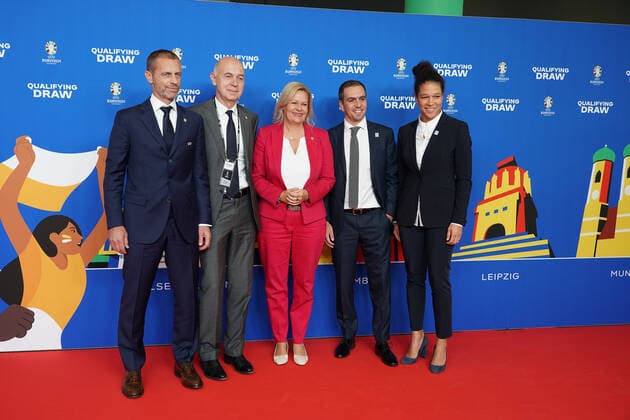 Aleksandar Ceferin (UEFA Präsident), Innenministerin Nancy Faeser und Philipp Lahm, Celia Sasic bei der Auslosung der Qualifikationsgruppen zur Europameisterschaft 2024 in der Frankfurter Festhalle - Frankfurt 09.10.2022: EURO2024 Qualifying Draw EM 2024 Auslosung der Qualifikationsgruppen, Festhalle Frankfurt