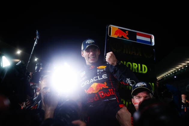 VERSTAPPEN Max (ned), Red Bull Racing RB18, portrait celebrating his second world champion title during the Formula 1 Honda Japanese Grand Prix 2022, 18th round of the 2022 FIA Formula One World Championship, WM, Weltmeisterschaft from October 7 to 9, 2022 on the Suzuka International Racing Course, in Suzuka, Mie Prefecture, Japan - F1 - JAPANESE GRAND PRIX 2022 - RACE DPPI Panoramic  00122042__V2_9535