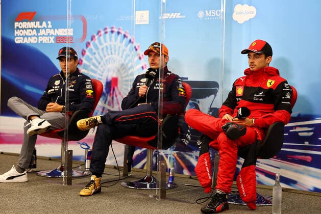From left to right: Sergio Perez (MEX) Red Bull Racing, Max Verstappen (NLD) Red Bull Racing and Charles Leclerc (MON) Ferrari, portrait in the post race FIA press conference, PK, Pressekonferenz during the Formula 1 Honda Japanese Grand Prix 2022, 18th round of the 2022 FIA Formula One World Championship, WM, Weltmeisterschaft from Octobre 7 to 9, 2022 on the Suzuka International Racing Course, in Suzuka, Mie Prefecture, Japan - F1 - JAPANESE GRAND PRIX 2022 - RACE DPPI Panoramic JAPAN_SUNDAY_FIA_PRESS_CONF_07
