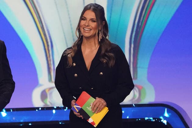 Laura Wontorra moderiert die Auslosung der Qualifikationsgruppen zur Europameisterschaft 2024 in der Frankfurter Festhalle - Frankfurt 09.10.2022: EURO2024 Qualifying Draw EM 2024 Auslosung der Qualifikationsgruppen, Festhalle Frankfurt