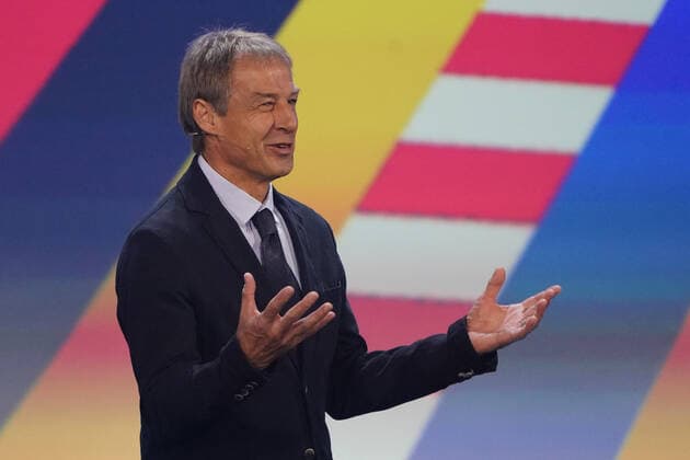Jürgen Klinsmann (Deutschland) bei der Auslosung der Qualifikationsgruppen zur Europameisterschaft 2024 in der Frankfurter Festhalle - Frankfurt 09.10.2022: EURO2024 Qualifying Draw EM 2024 Auslosung der Qualifikationsgruppen, Festhalle Frankfurt