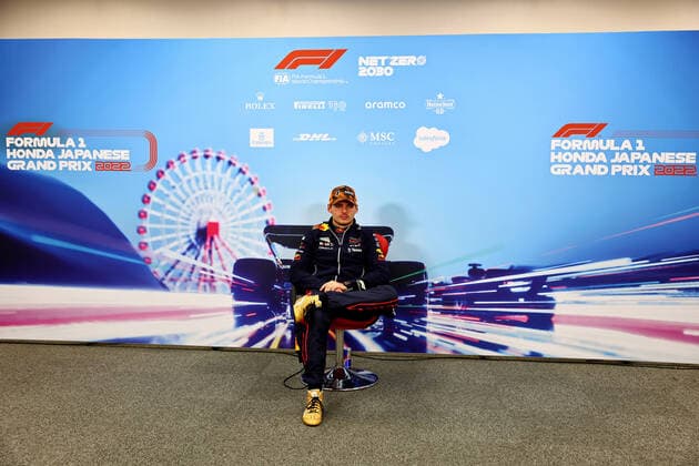 VERSTAPPEN Max (ned), Red Bull Racing RB18, portrait race winner and World Champion in the post race FIA press conference, PK, Pressekonferenz in the post race FIA Press Conference during the Formula 1 Honda Japanese Grand Prix 2022, 18th round of the 2022 FIA Formula One World Championship, WM, Weltmeisterschaft from Octobre 7 to 9, 2022 on the Suzuka International Racing Course, in Suzuka, Mie Prefecture, Japan - F1 - JAPANESE GRAND PRIX 2022 - RACE DPPI Panoramic JAPAN_SUNDAY_FIA_PRESS_CONF_09