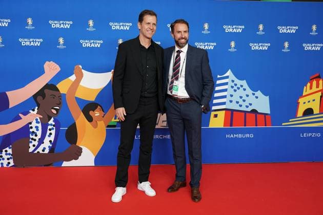 Trainer Gareth Southgate (England) und Manager der Nationalmannschaft Oliver Bierhoff (Deutschland Germany) bei der Auslosung der Qualifikationsgruppen zur Europameisterschaft 2024 in der Frankfurter Festhalle - Frankfurt 09.10.2022: EURO2024 Qualifying Draw EM 2024 Auslosung der Qualifikationsgruppen, Festhalle Frankfurt