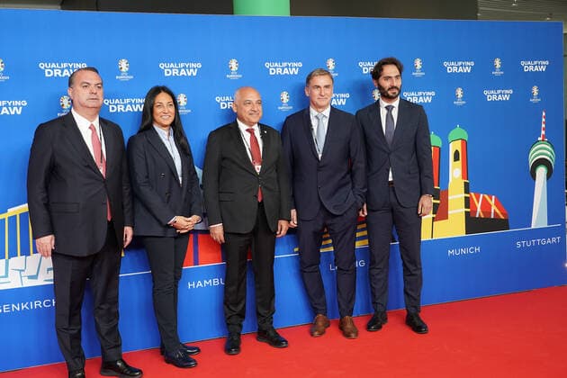 Türkische Delegation mit Nationaltrainer Stefan Kuntz und Halil Altintop bei der Auslosung der Qualifikationsgruppen zur Europameisterschaft 2024 in der Frankfurter Festhalle - Frankfurt 09.10.2022: EURO2024 Qualifying Draw EM 2024 Auslosung der Qualifikationsgruppen, Festhalle Frankfurt